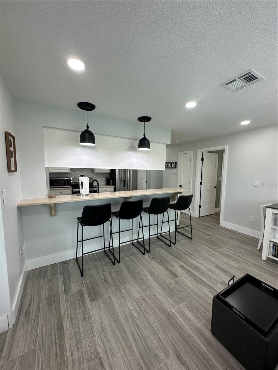 HI-RIDGE ESTATES 2ND ADD - Residential Lease