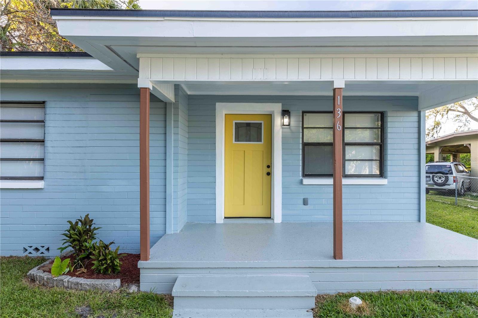 BUNGALOW COURT IN COLEMANS DAYTONA - Residential