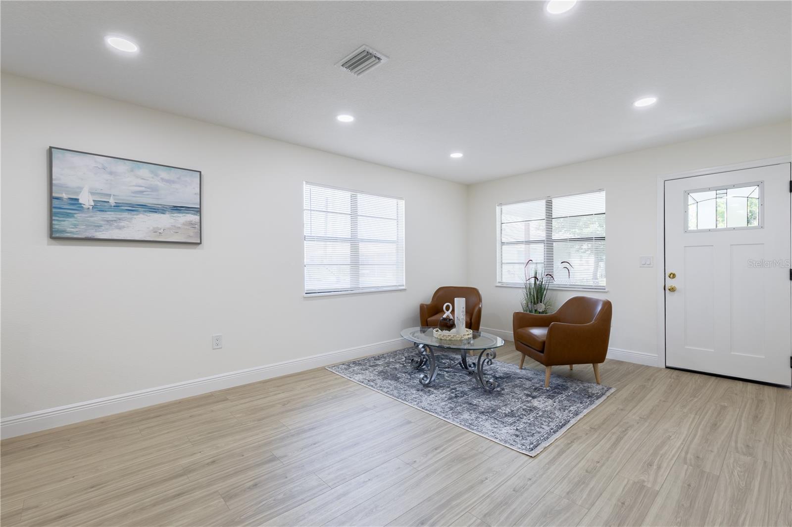 BUNGALOW COURT IN COLEMANS DAYTONA - Residential