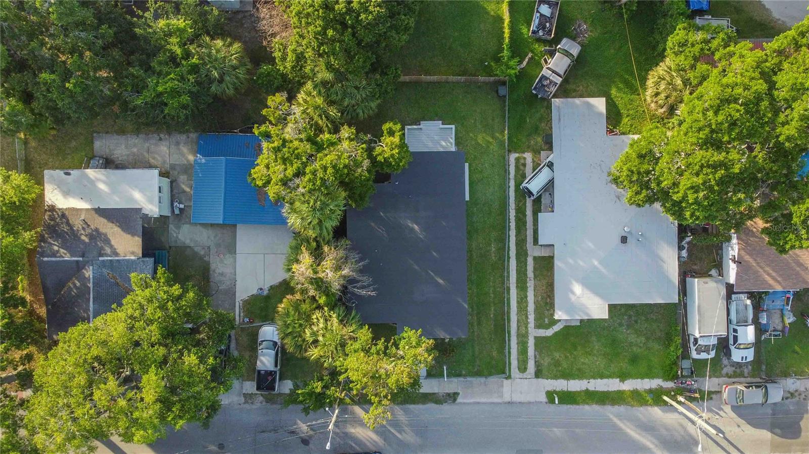 BUNGALOW COURT IN COLEMANS DAYTONA - Residential
