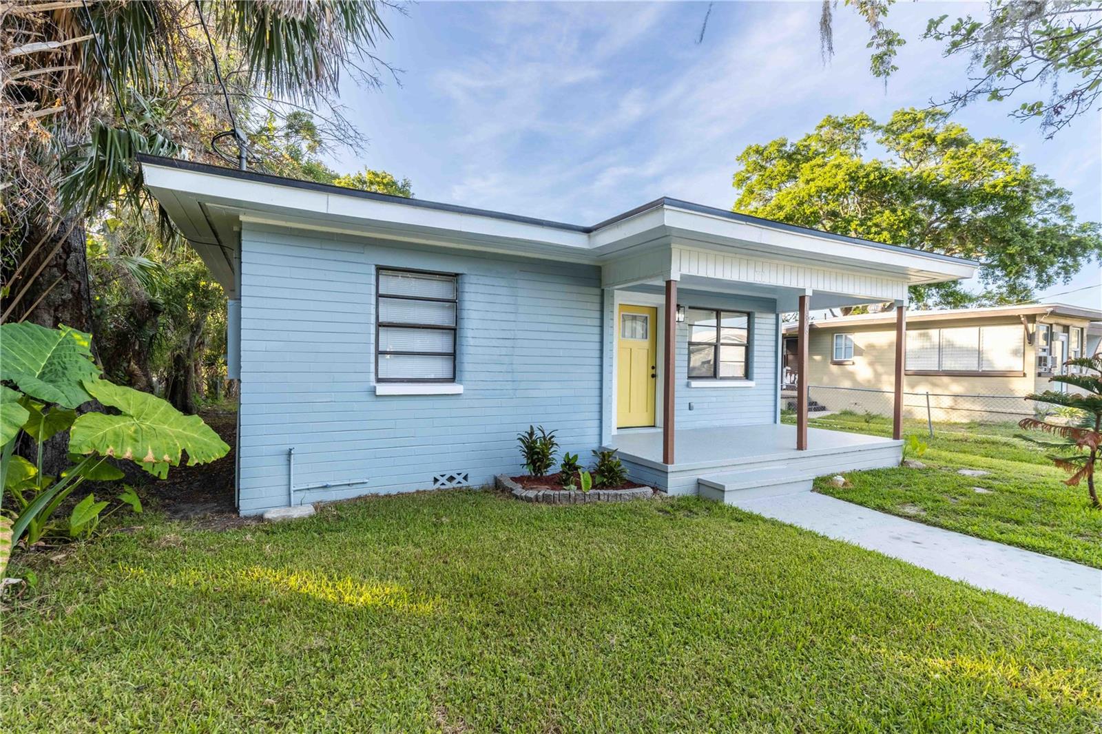BUNGALOW COURT IN COLEMANS DAYTONA - Residential