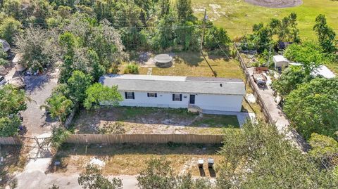 A home in AUBURNDALE