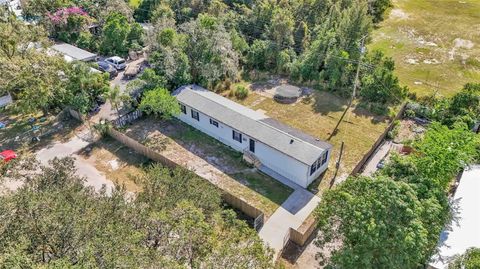 A home in AUBURNDALE