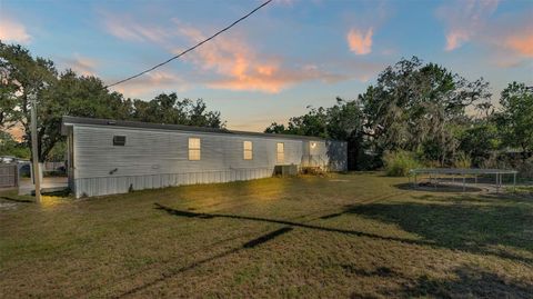 A home in AUBURNDALE