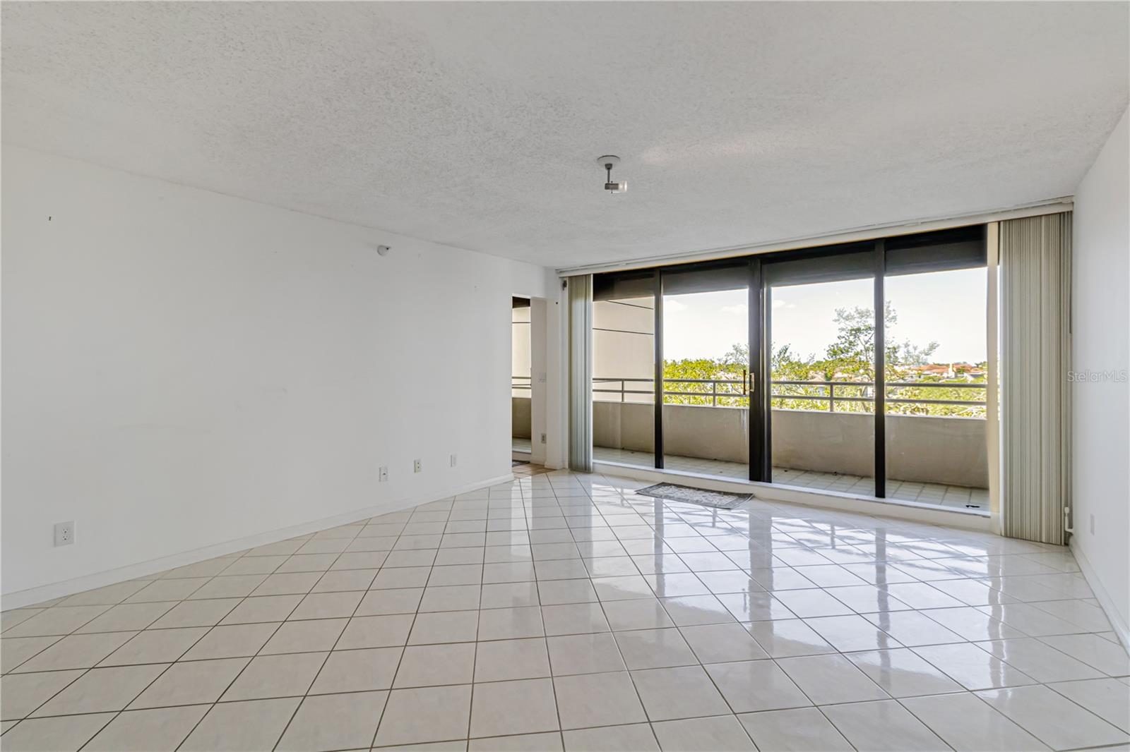 PELICAN BAY YACHT CLUB CONDO BLDG B - Residential