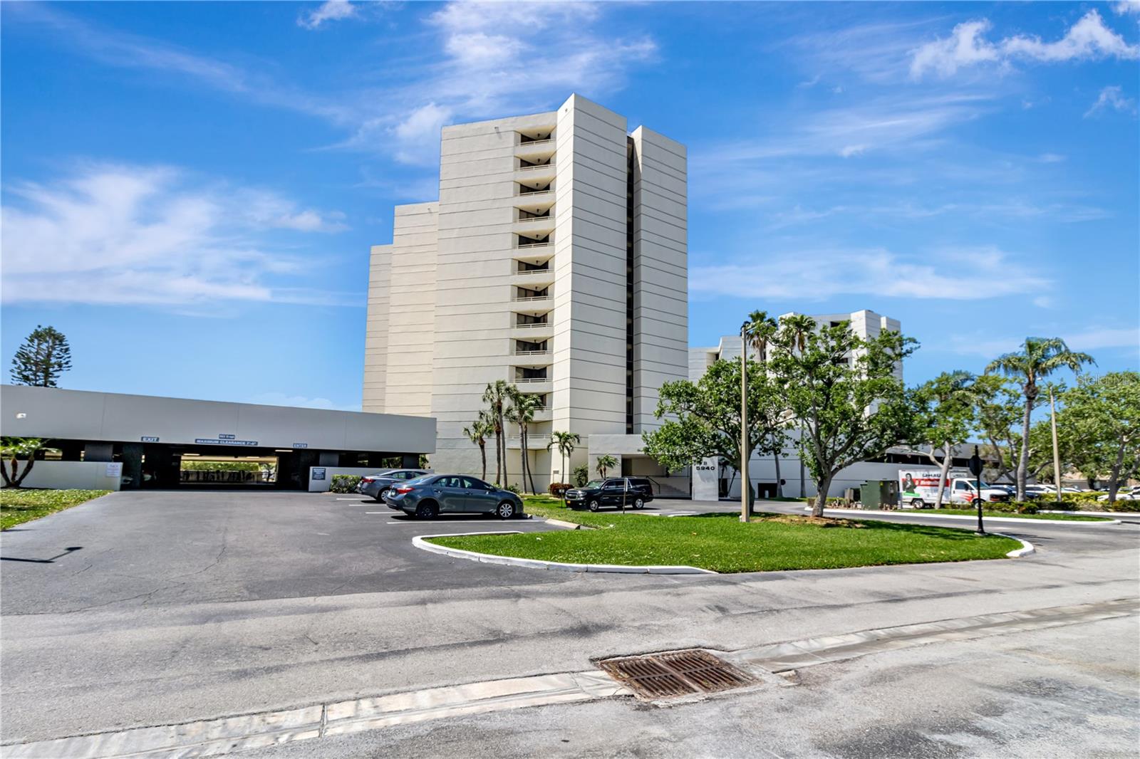 PELICAN BAY YACHT CLUB CONDO BLDG B - Residential