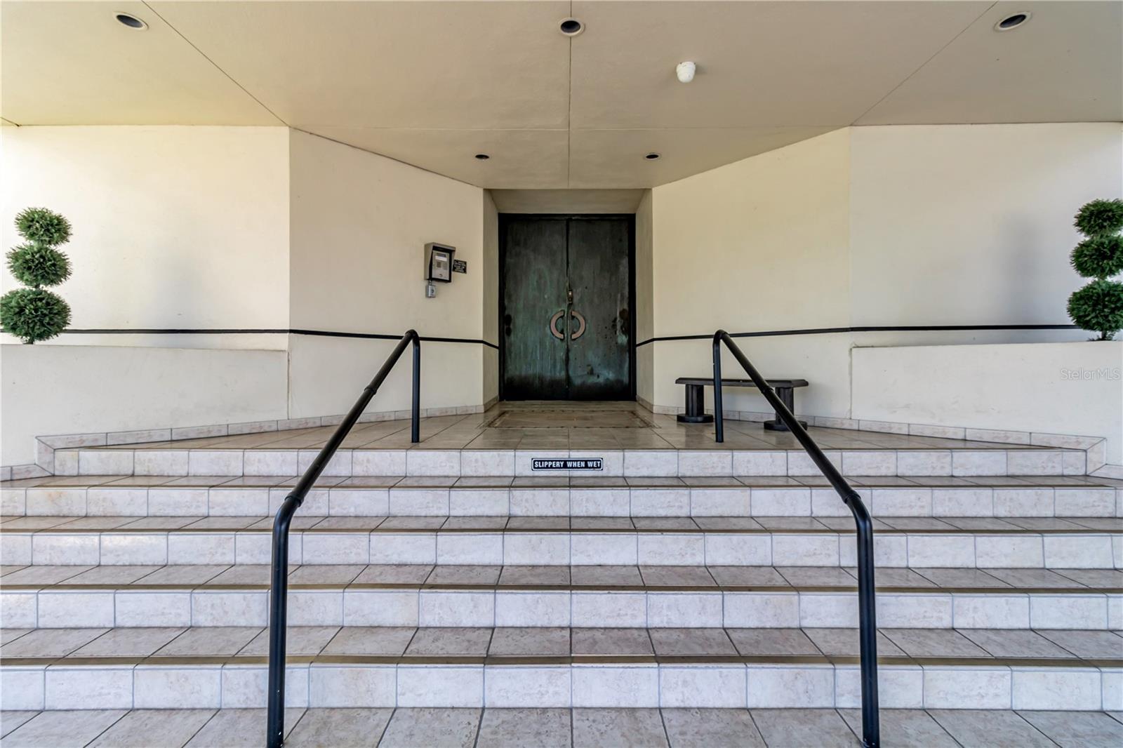 5940 PELICAN BAY PLAZA S 504