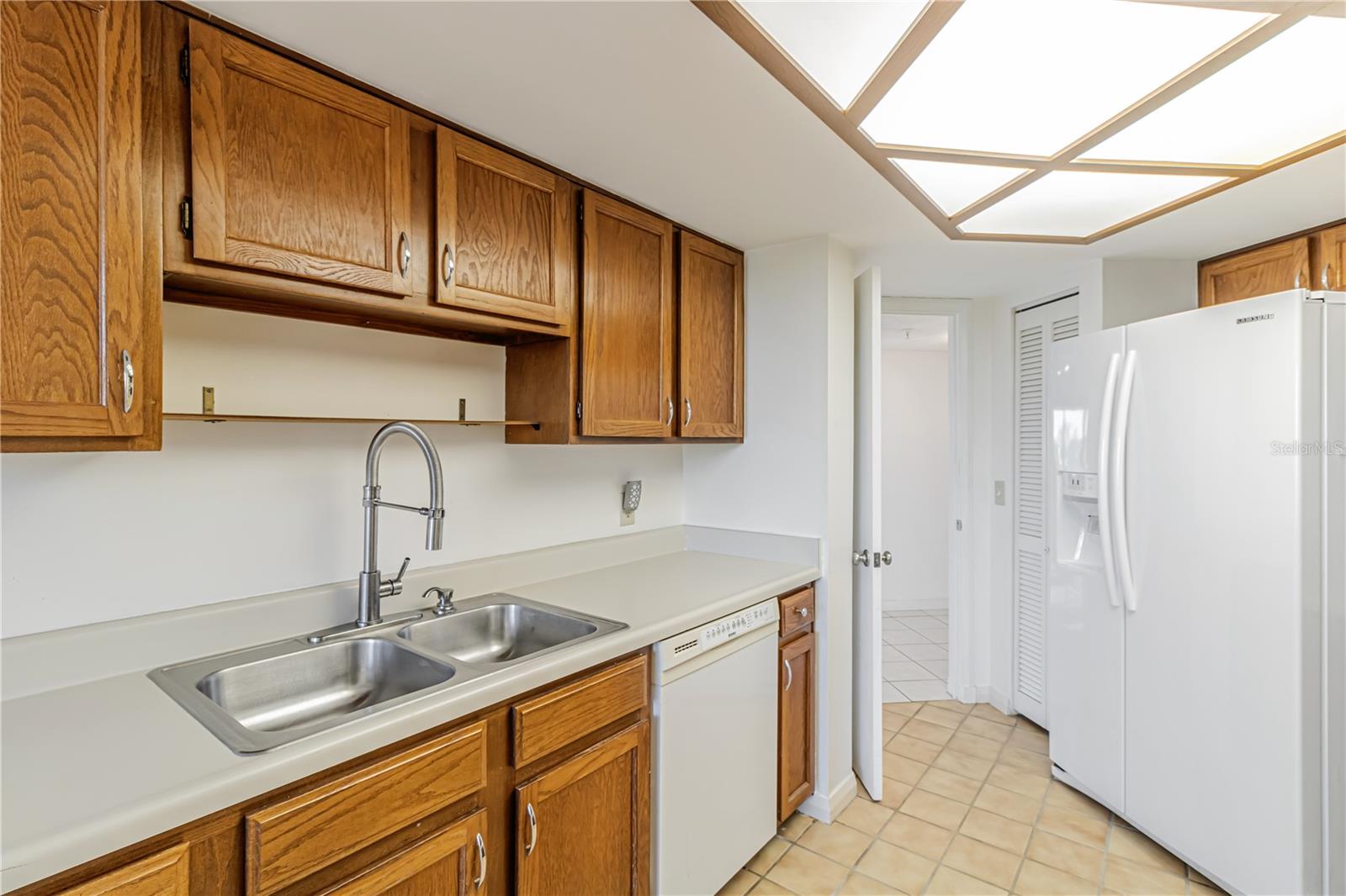 PELICAN BAY YACHT CLUB CONDO BLDG B - Residential