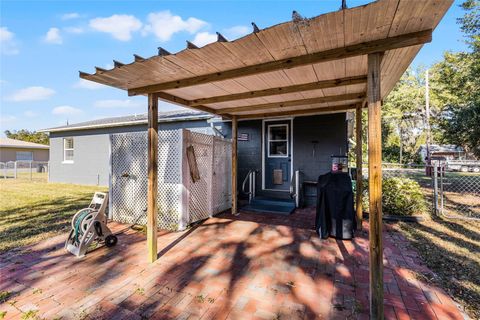 A home in DEBARY