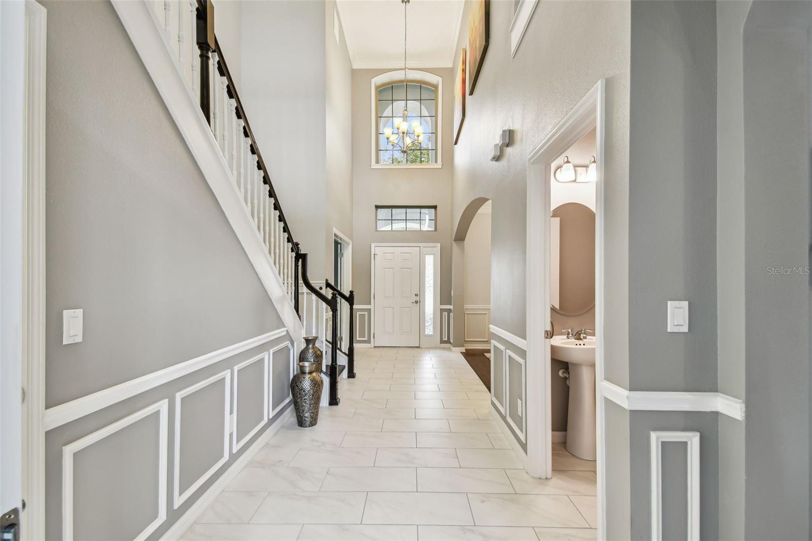 811 SHERBOURNE CIRCLE