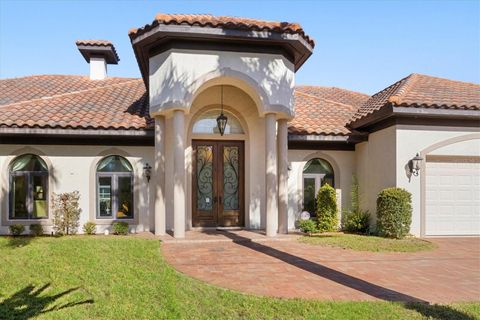 A home in SIESTA KEY