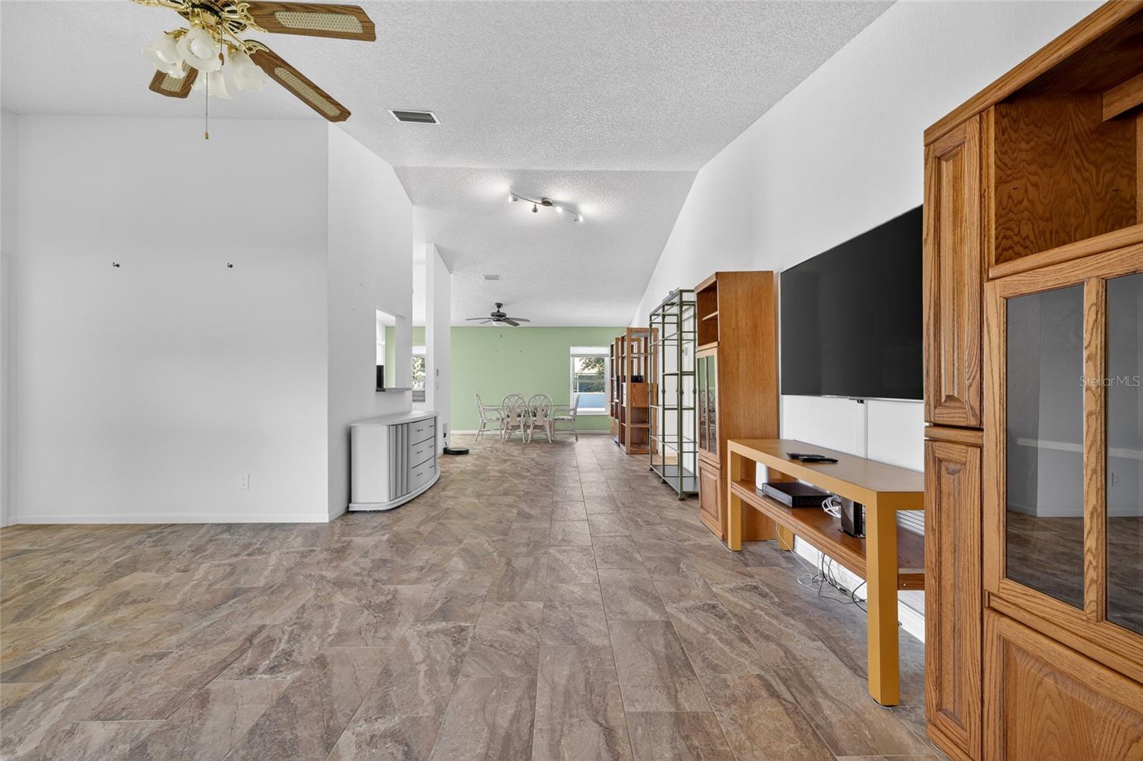 PEACHLAND PLACE - Residential