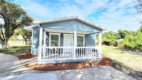 Photo of 509 Grove Avenue, Orlando, FL 32805 (MLS # O6307437) Photo of 509 Grove Avenue, Orlando, FL 32805 (MLS # O6307437)