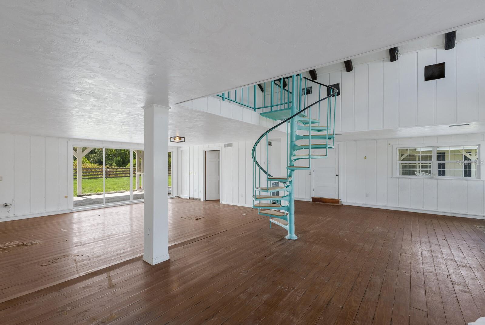 ACREAGE - Residential