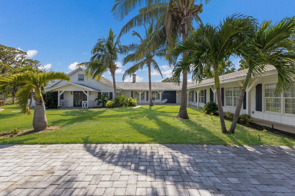 Photo of 1408 99th Street NW, Bradenton, FL 34209 (MLS # A4656529)