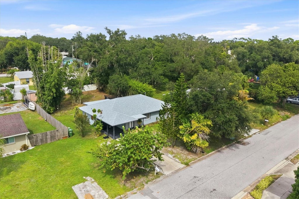Photo of 2533 Hawthorne Street, Sarasota, FL 34239 (MLS # A4708937)