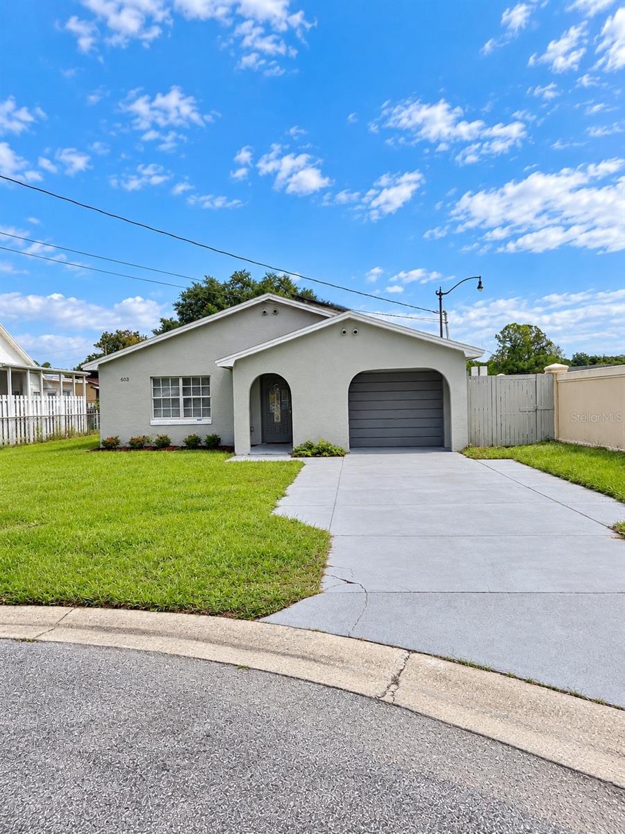 Photo of 603 N Forrest Avenue, Kissimmee, FL 34741 (MLS # S5159498)