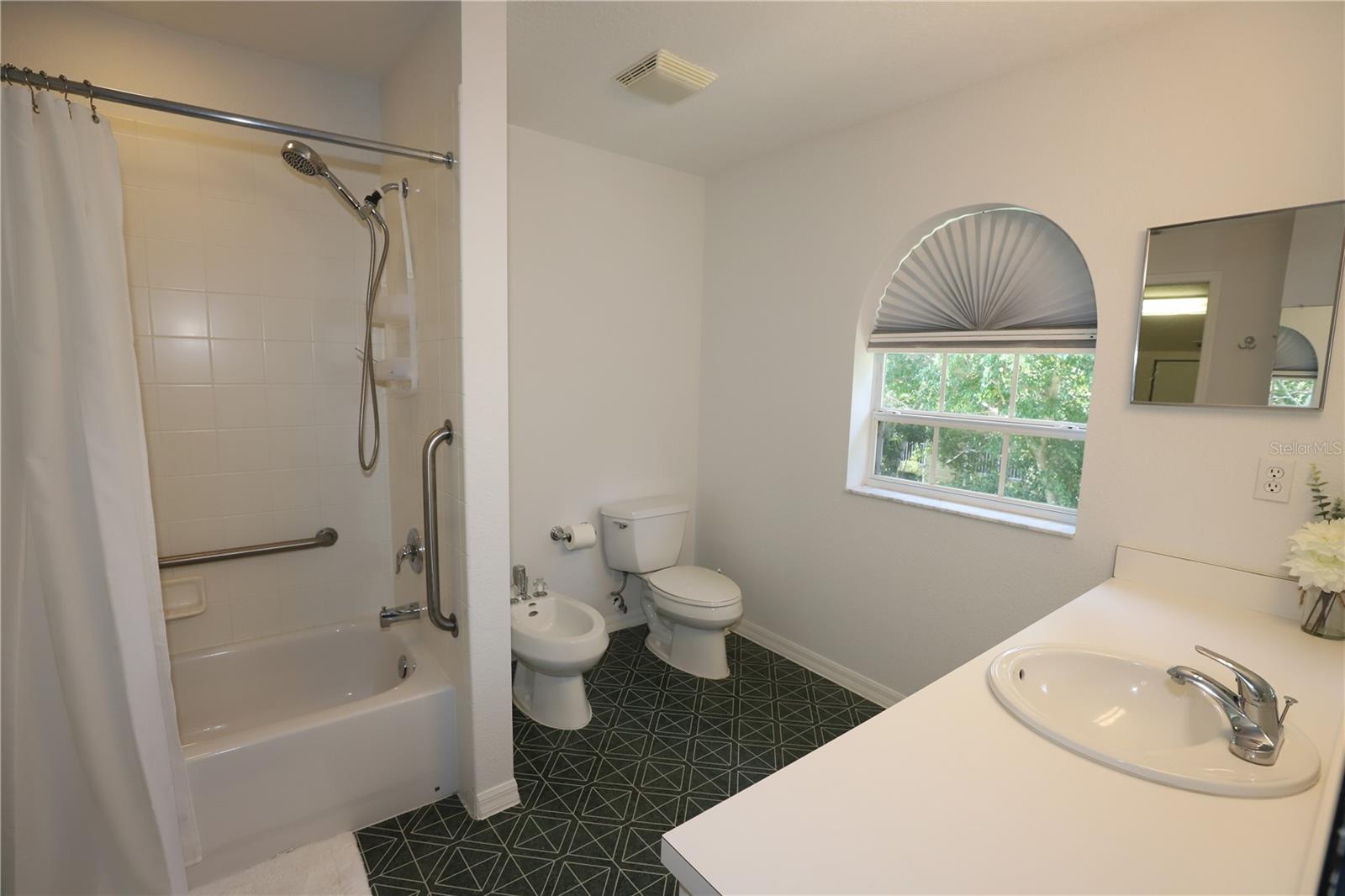 PINESTONE AT PALMER RANCH - Residential Lease