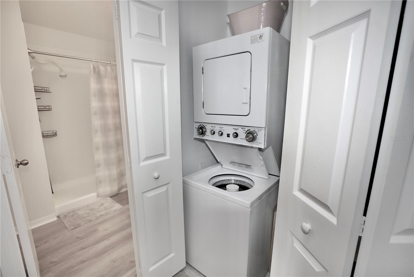 PINESTONE AT PALMER RANCH - Residential Lease
