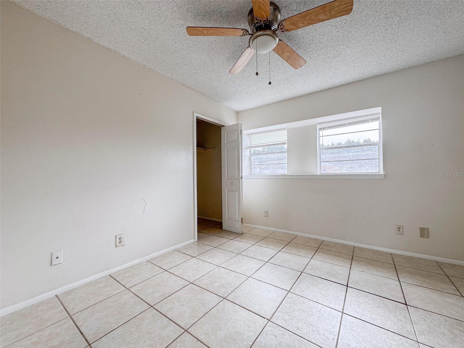 COLONIES CONDO - Residential