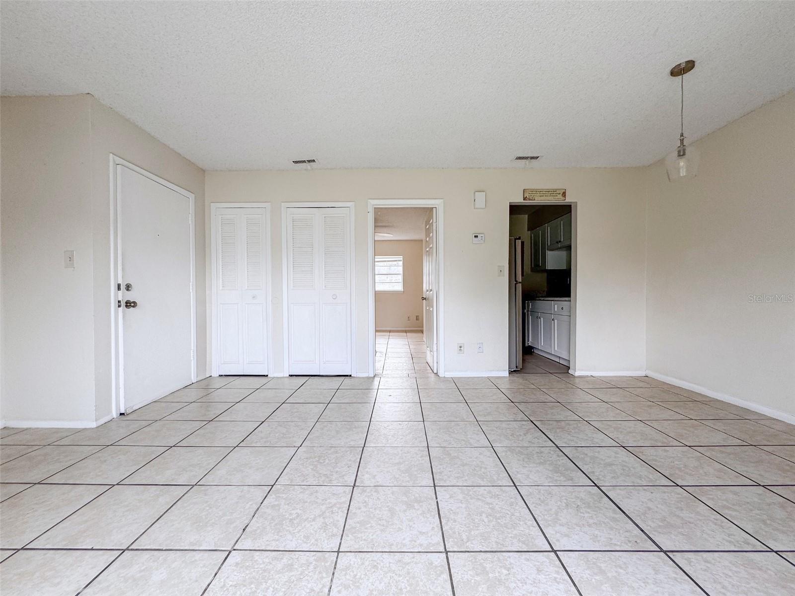 COLONIES CONDO - Residential