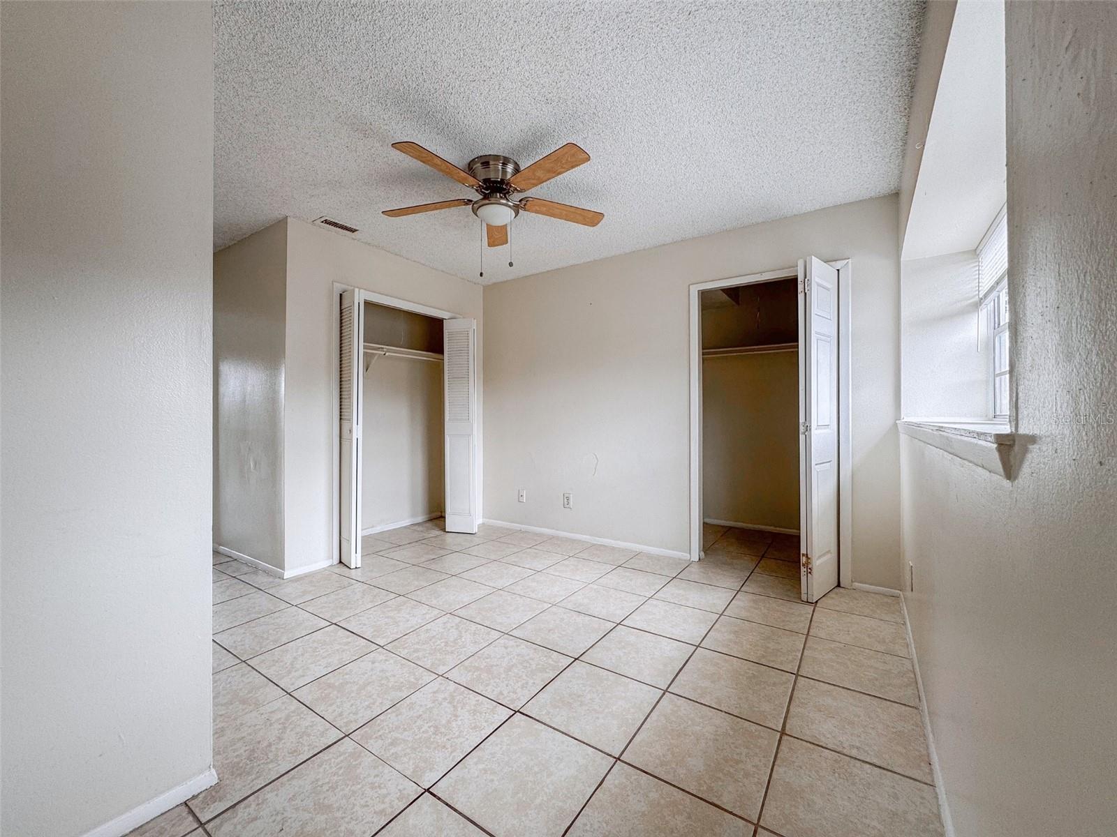 COLONIES CONDO - Residential