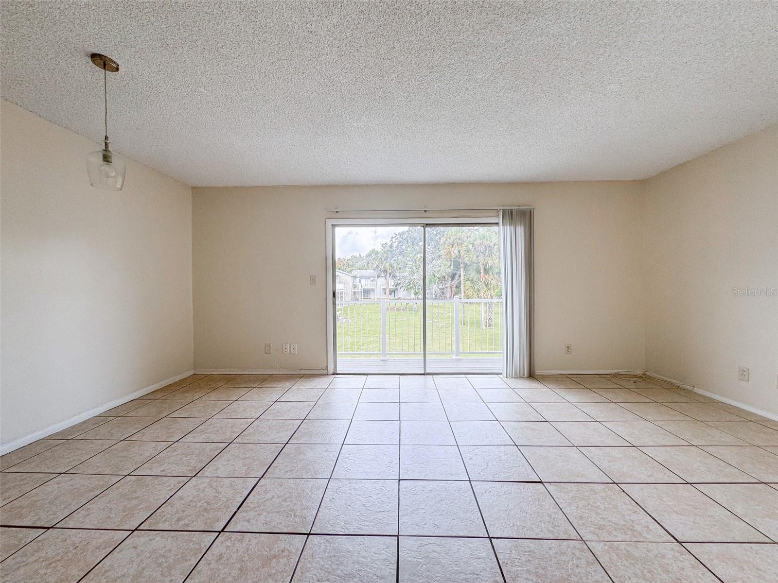 COLONIES CONDO - Residential