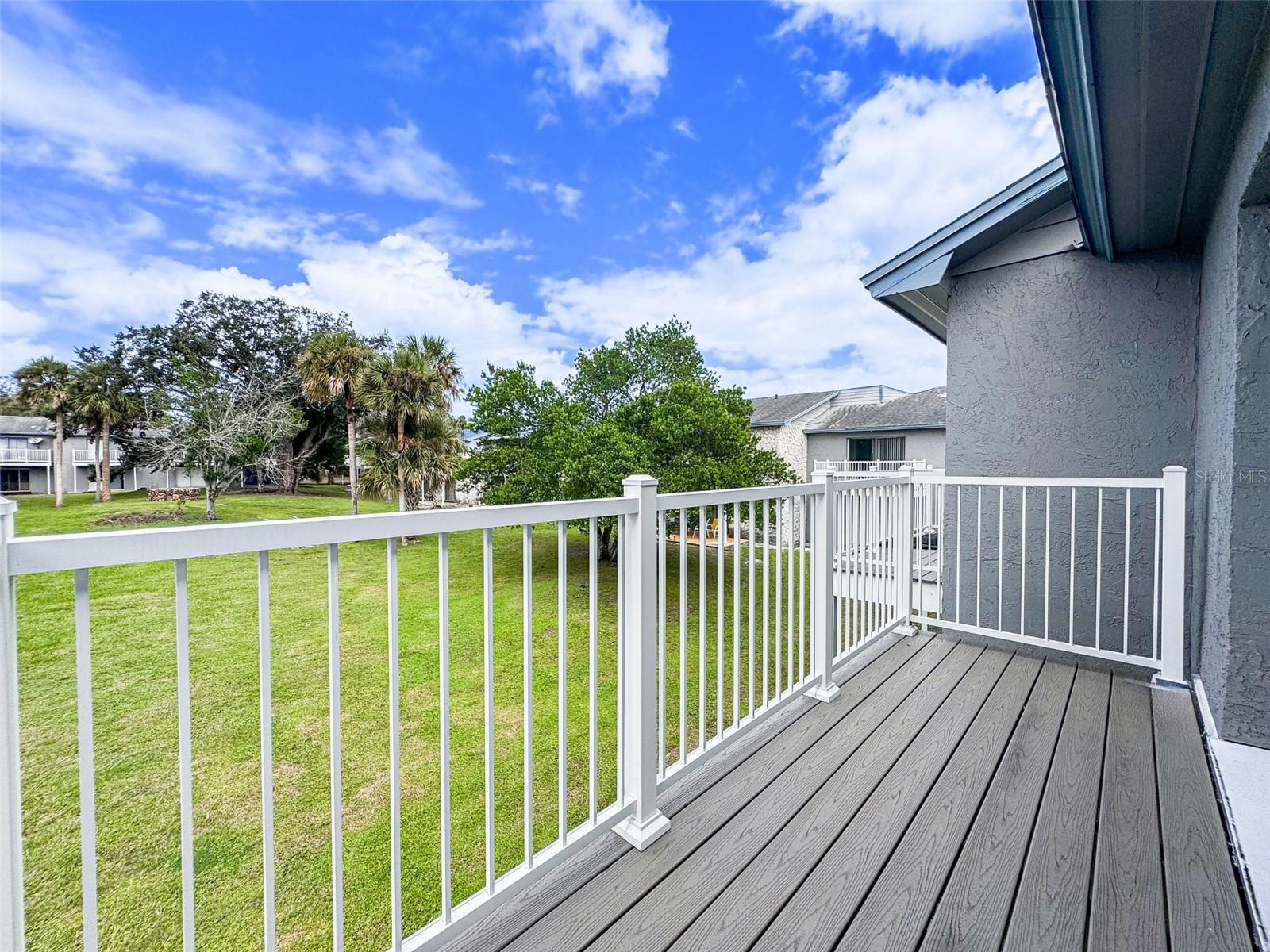 COLONIES CONDO - Residential