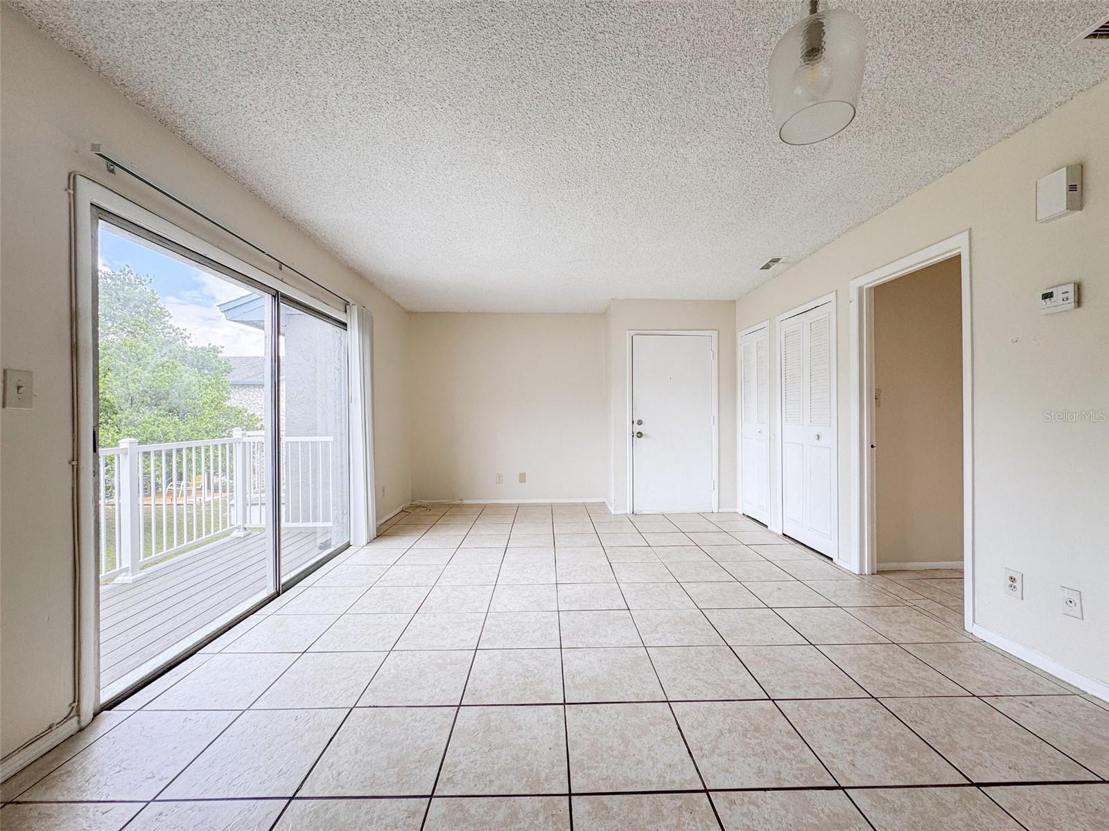 COLONIES CONDO - Residential
