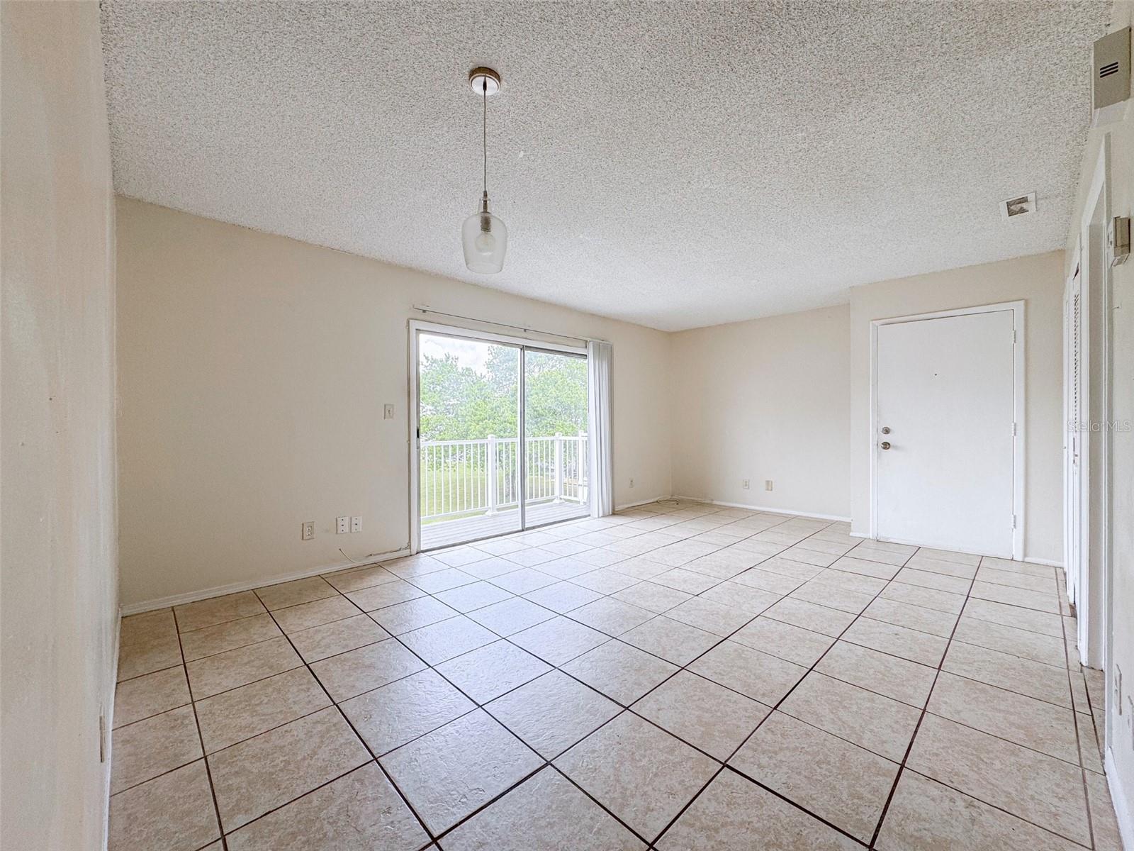 COLONIES CONDO - Residential