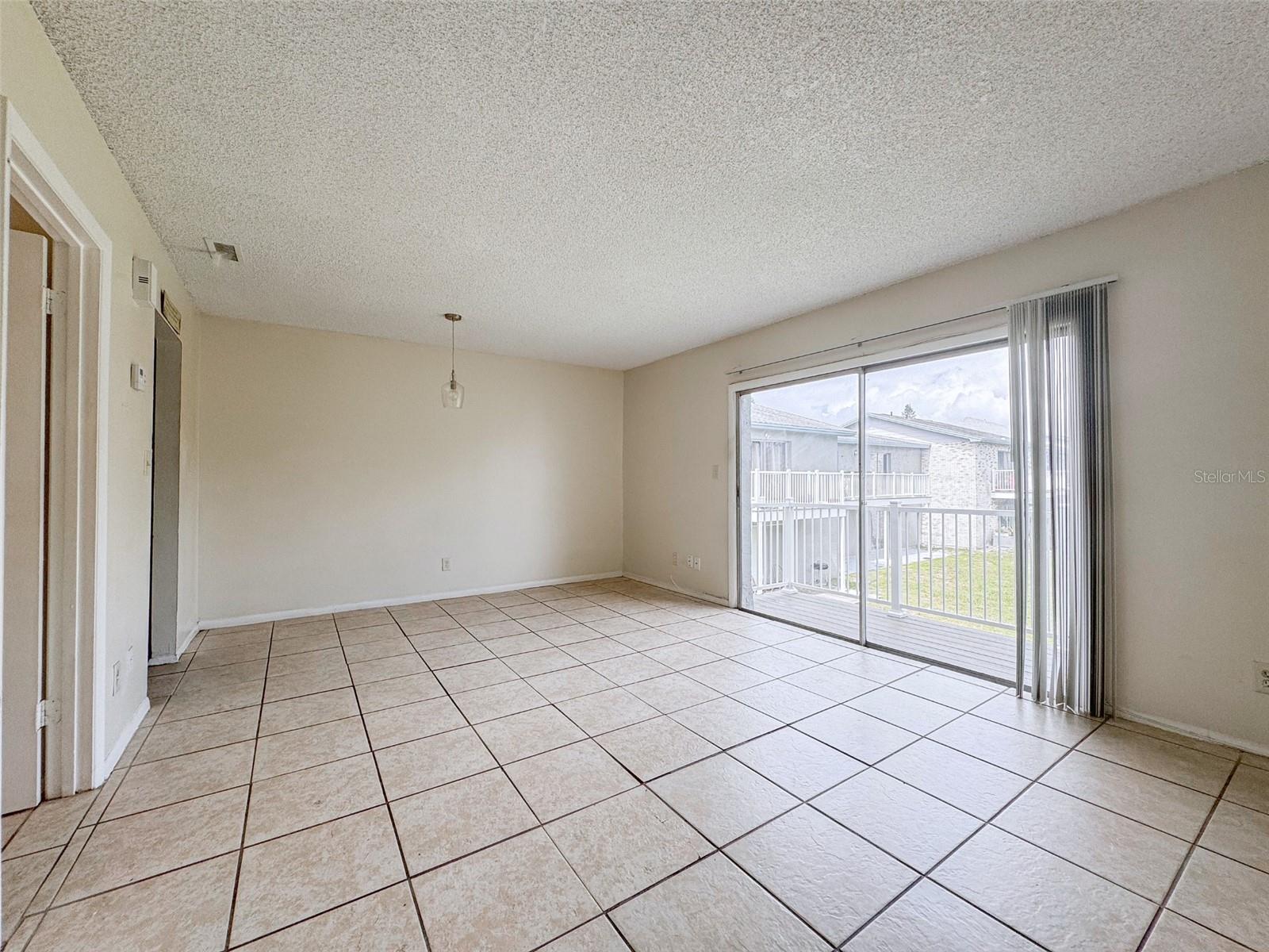 COLONIES CONDO - Residential