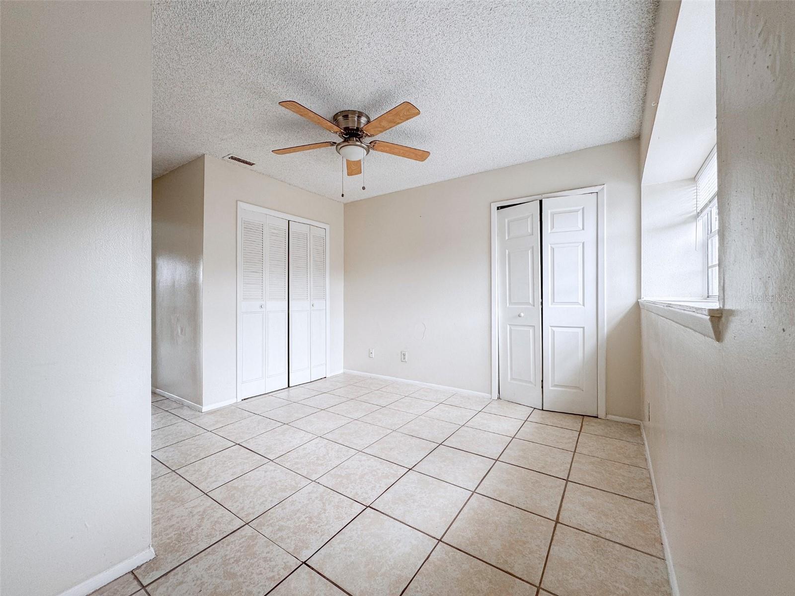 COLONIES CONDO - Residential