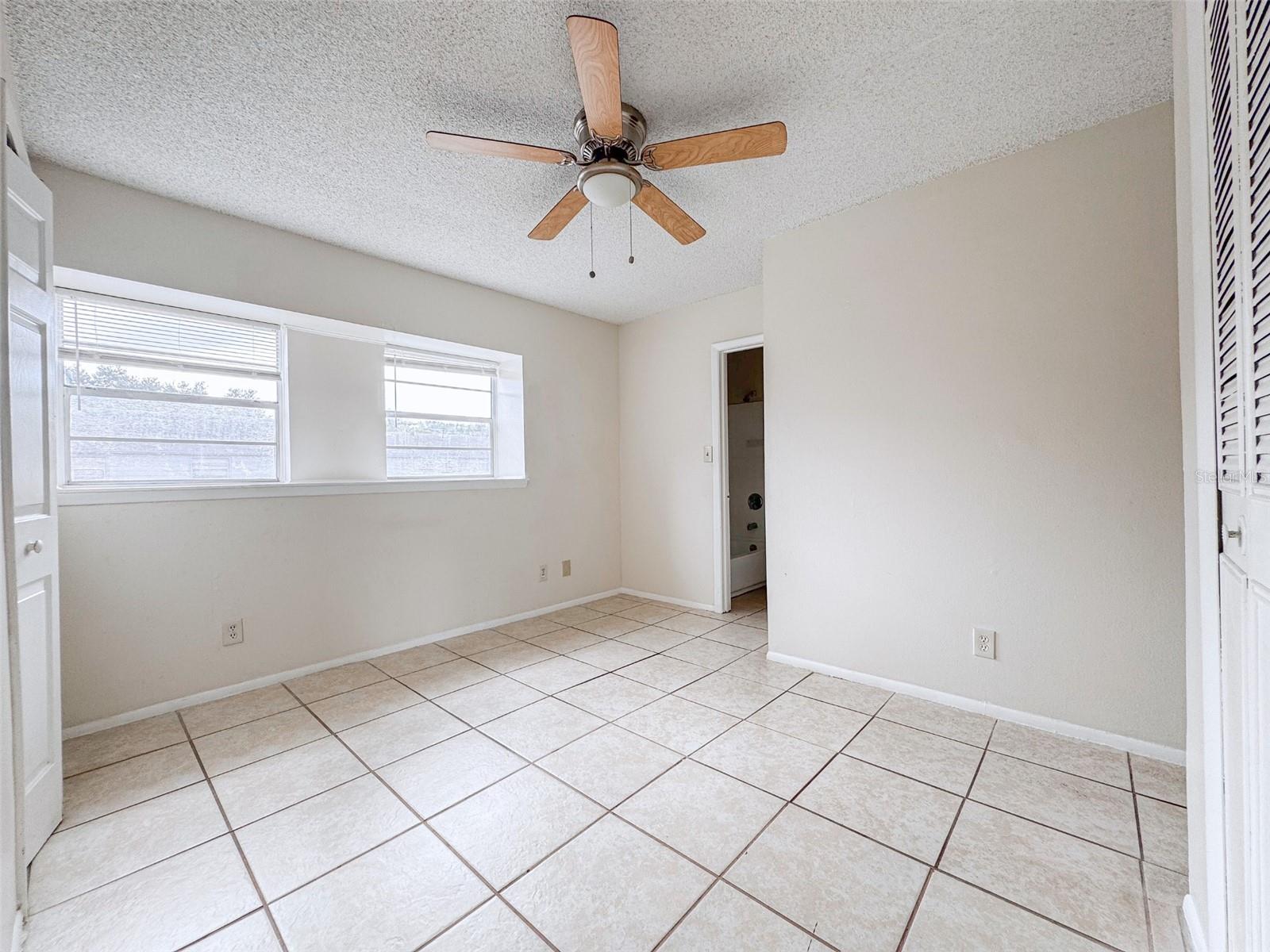 COLONIES CONDO - Residential