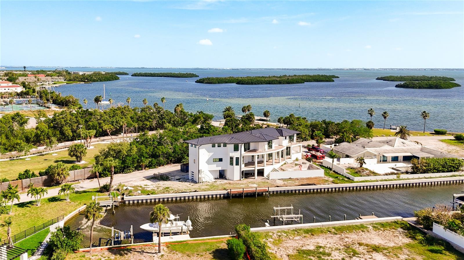LONGBOAT KEY ESTATES - Land