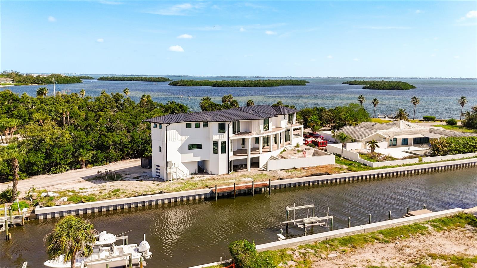 LONGBOAT KEY ESTATES - Land