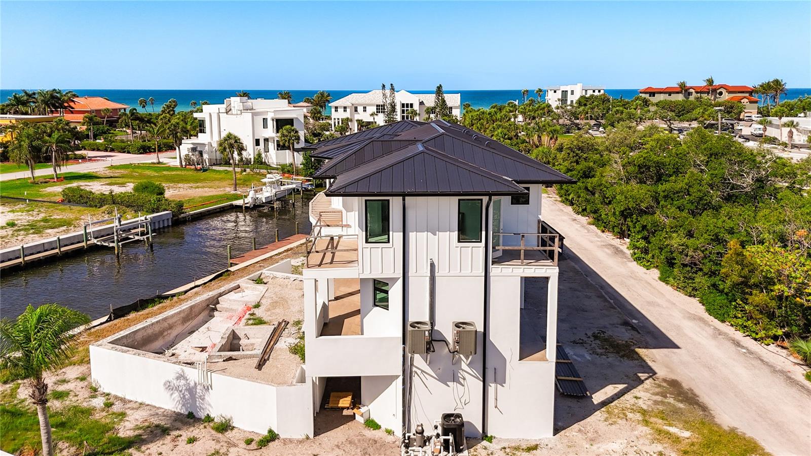LONGBOAT KEY ESTATES - Land