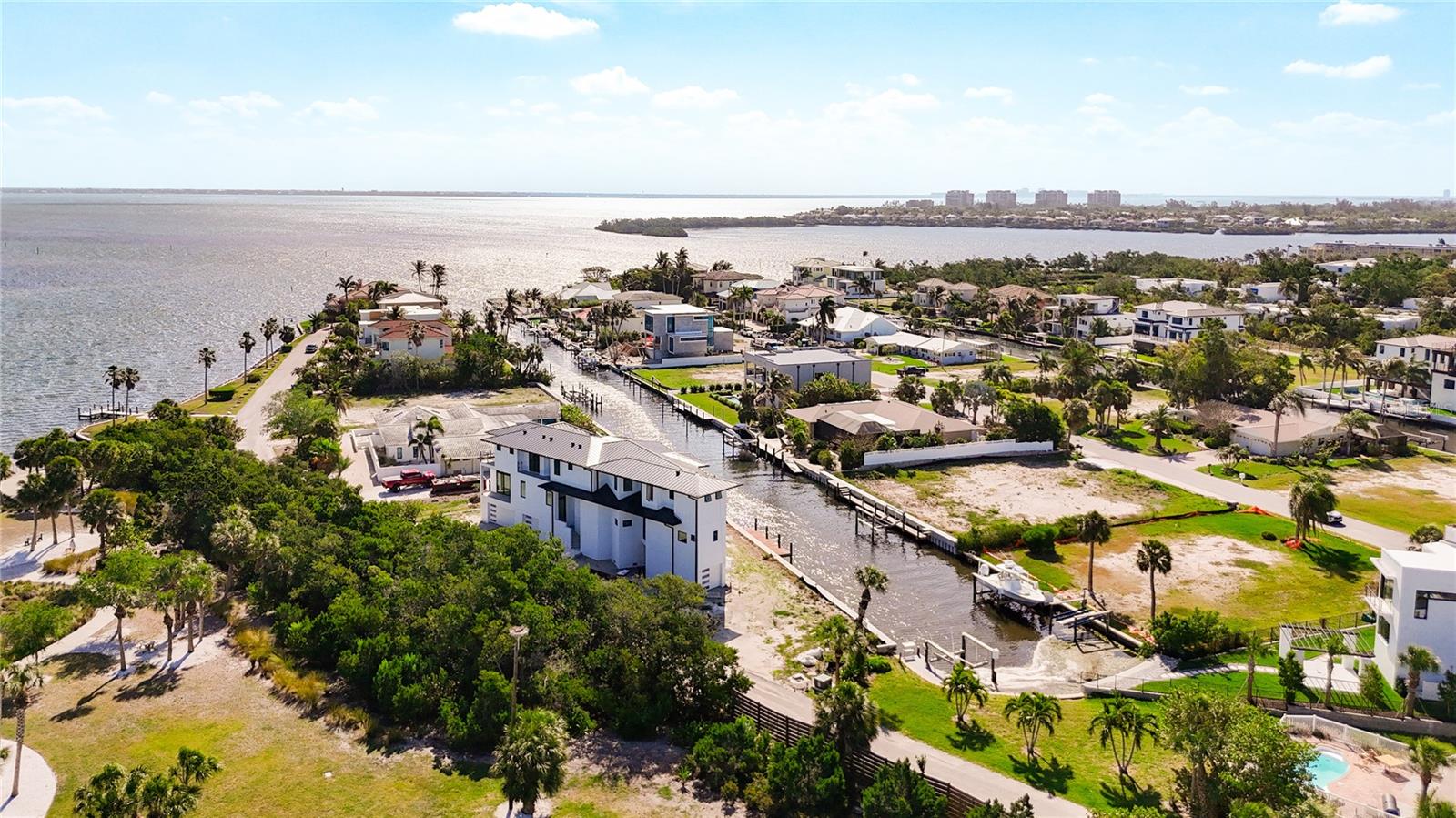 LONGBOAT KEY ESTATES - Land