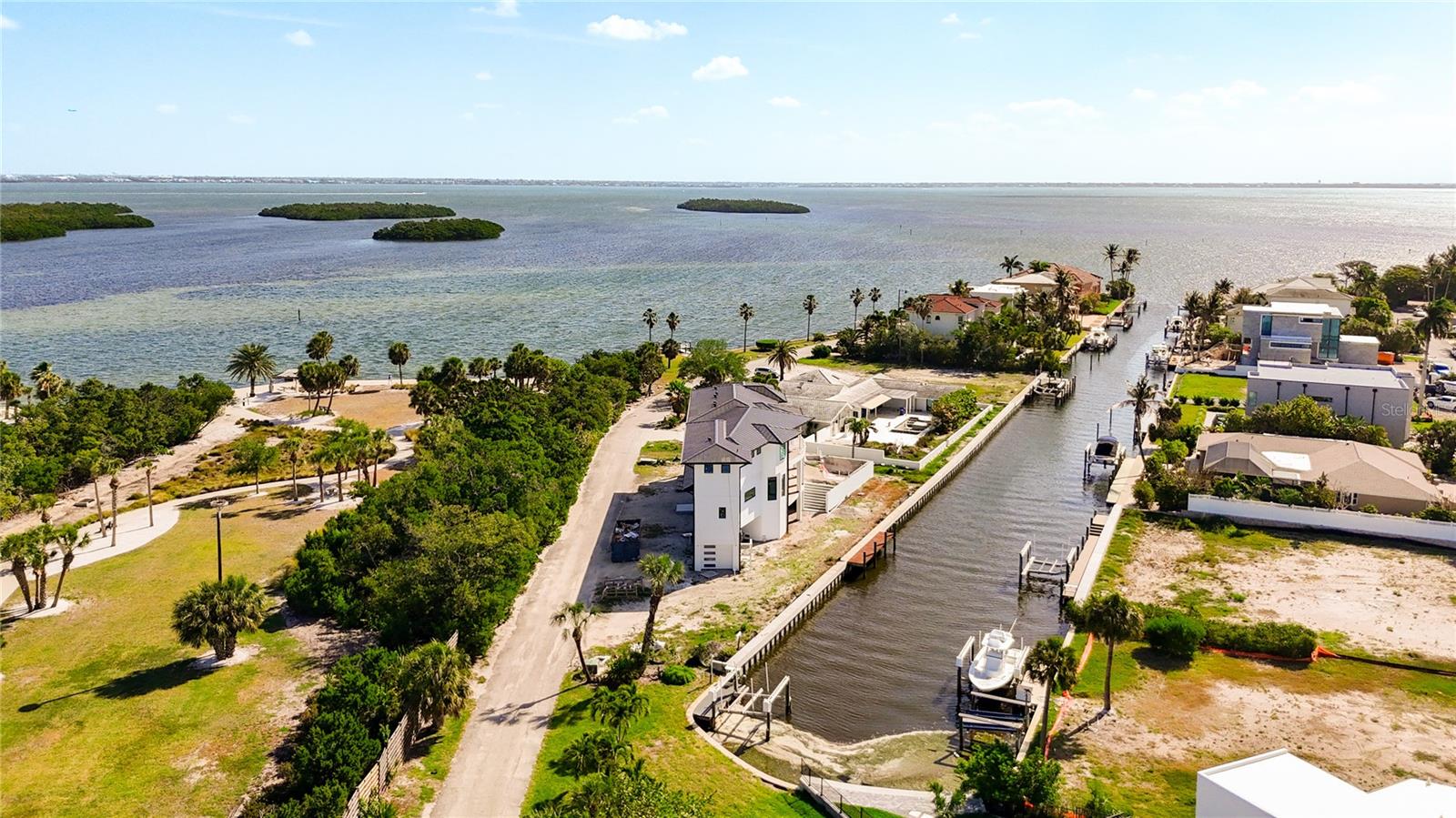 LONGBOAT KEY ESTATES - Land
