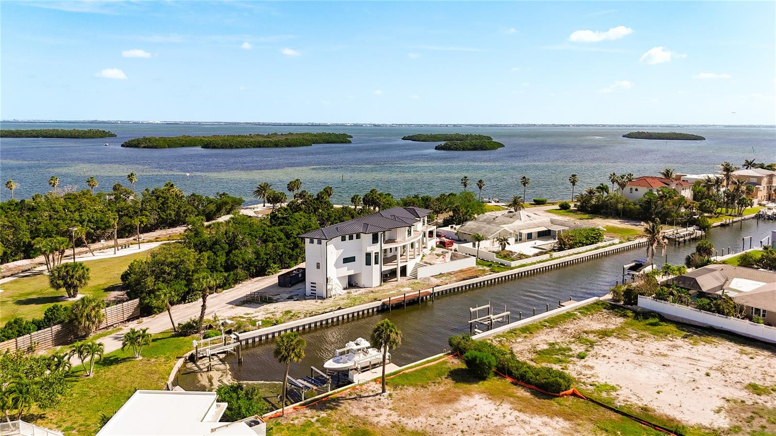 LONGBOAT KEY ESTATES - Land