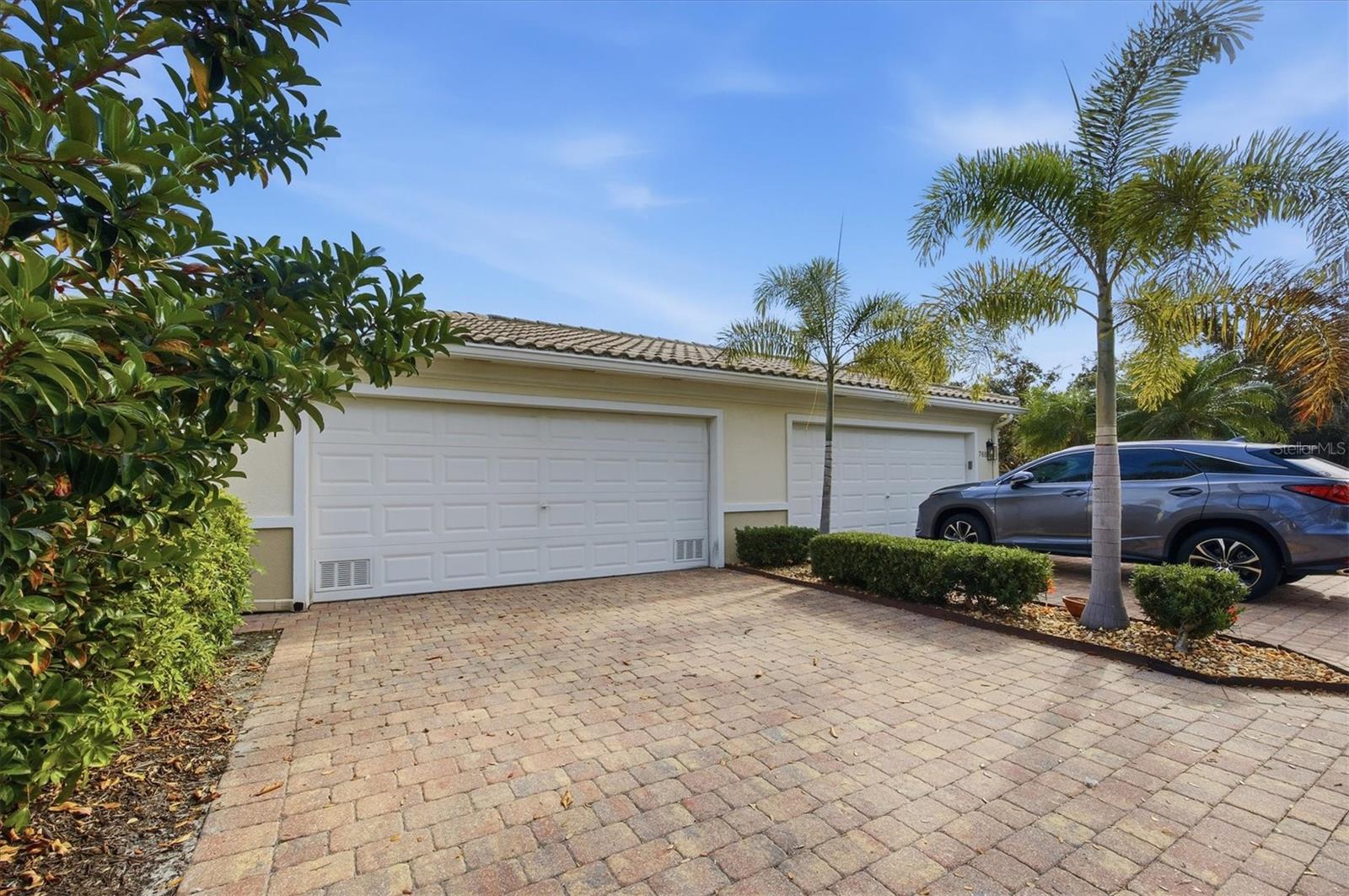 VILLAGEWALK - Residential