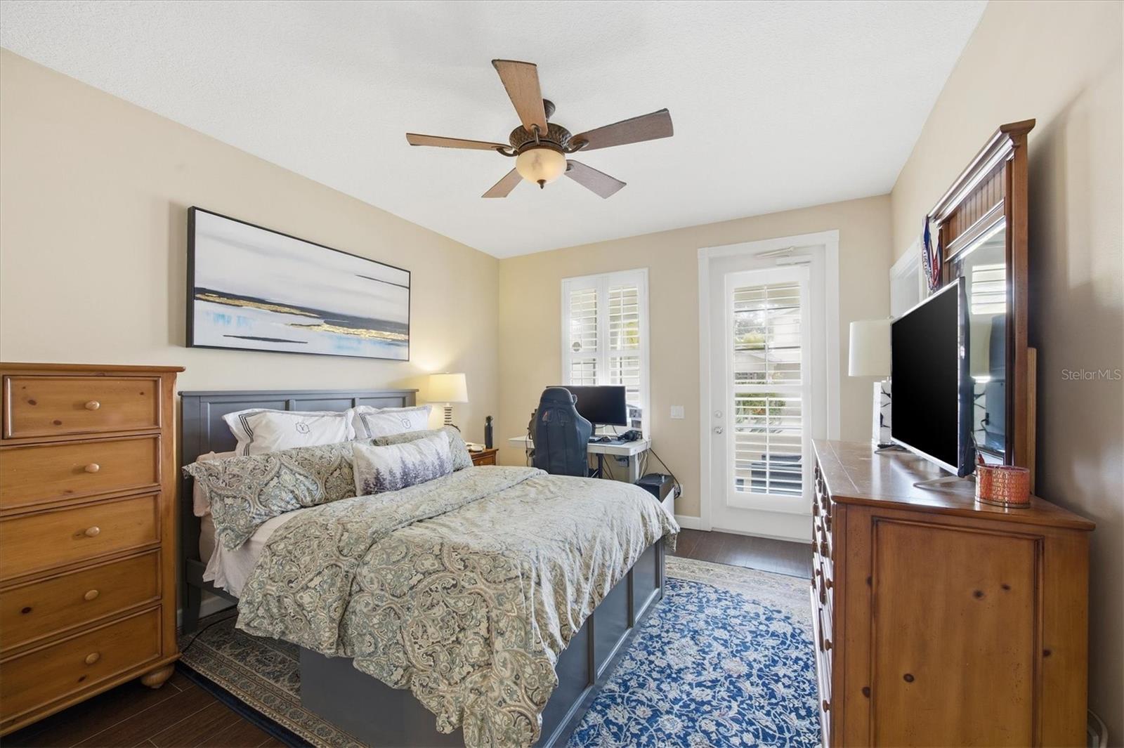 VILLAGEWALK - Residential