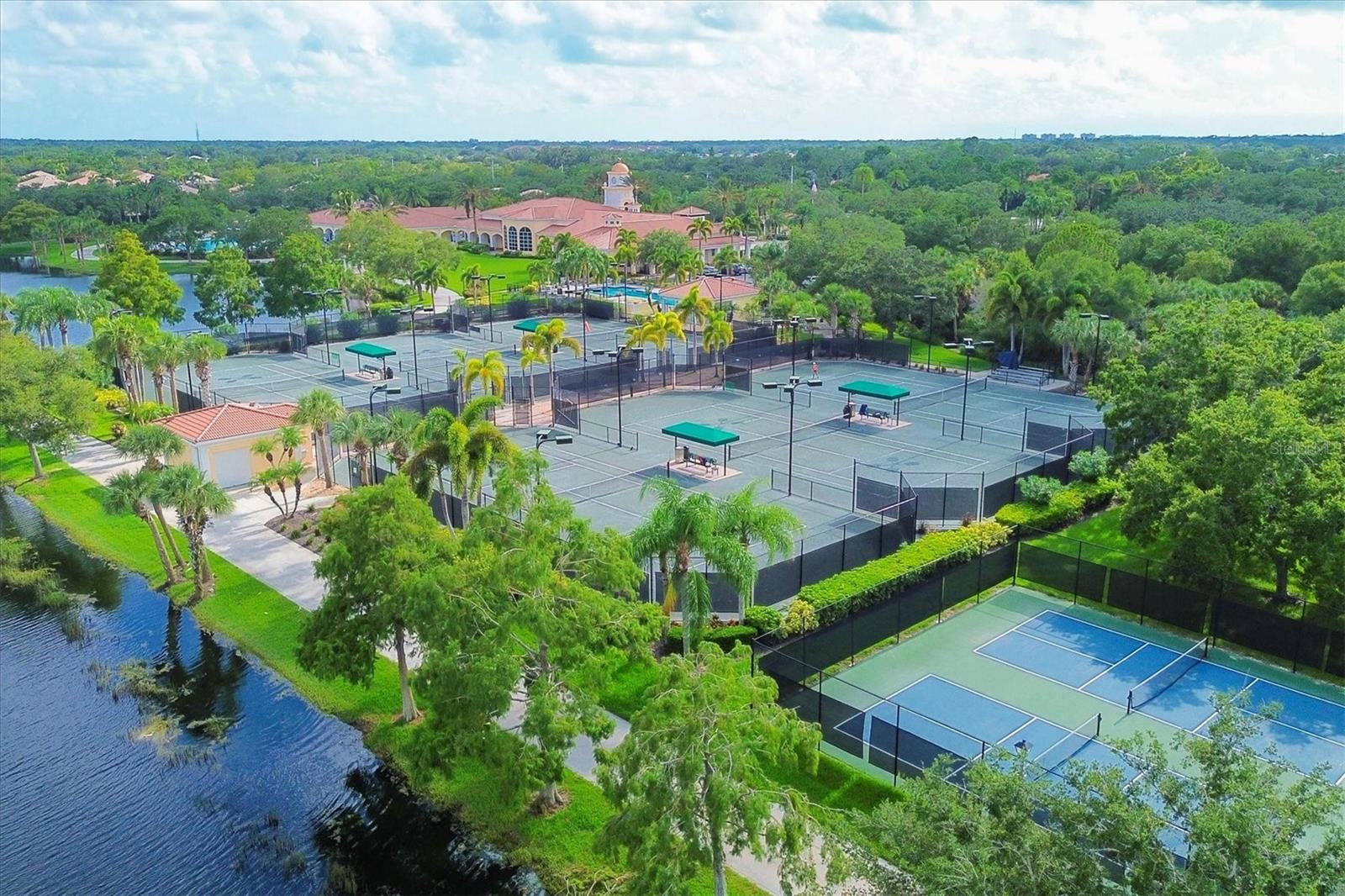 VILLAGEWALK - Residential