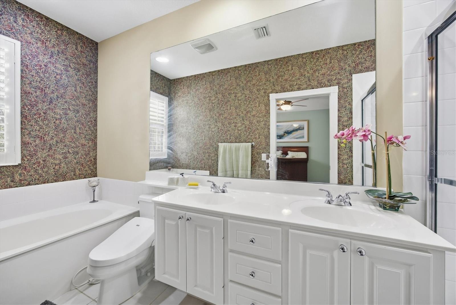 VILLAGEWALK - Residential