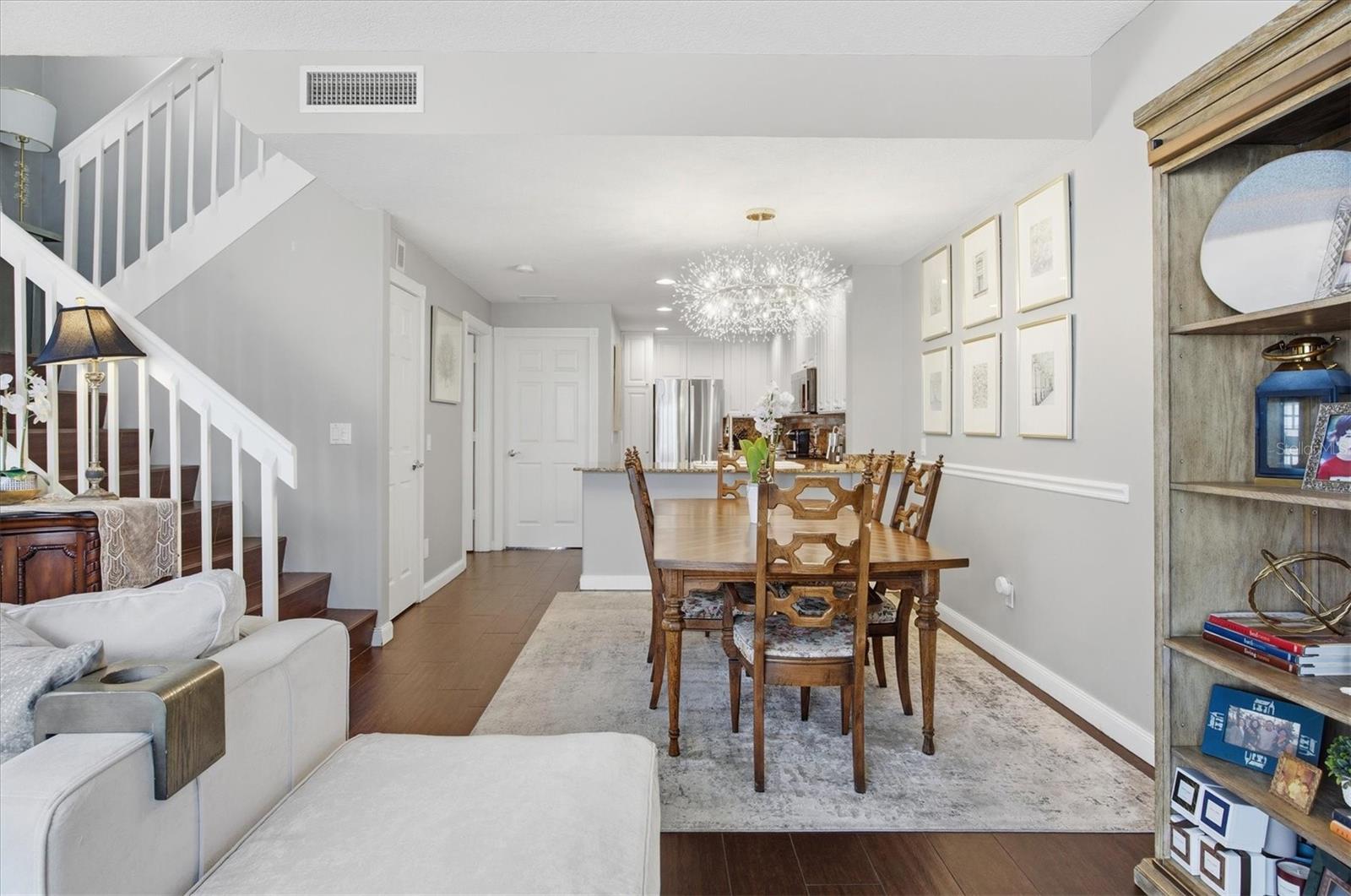 VILLAGEWALK - Residential