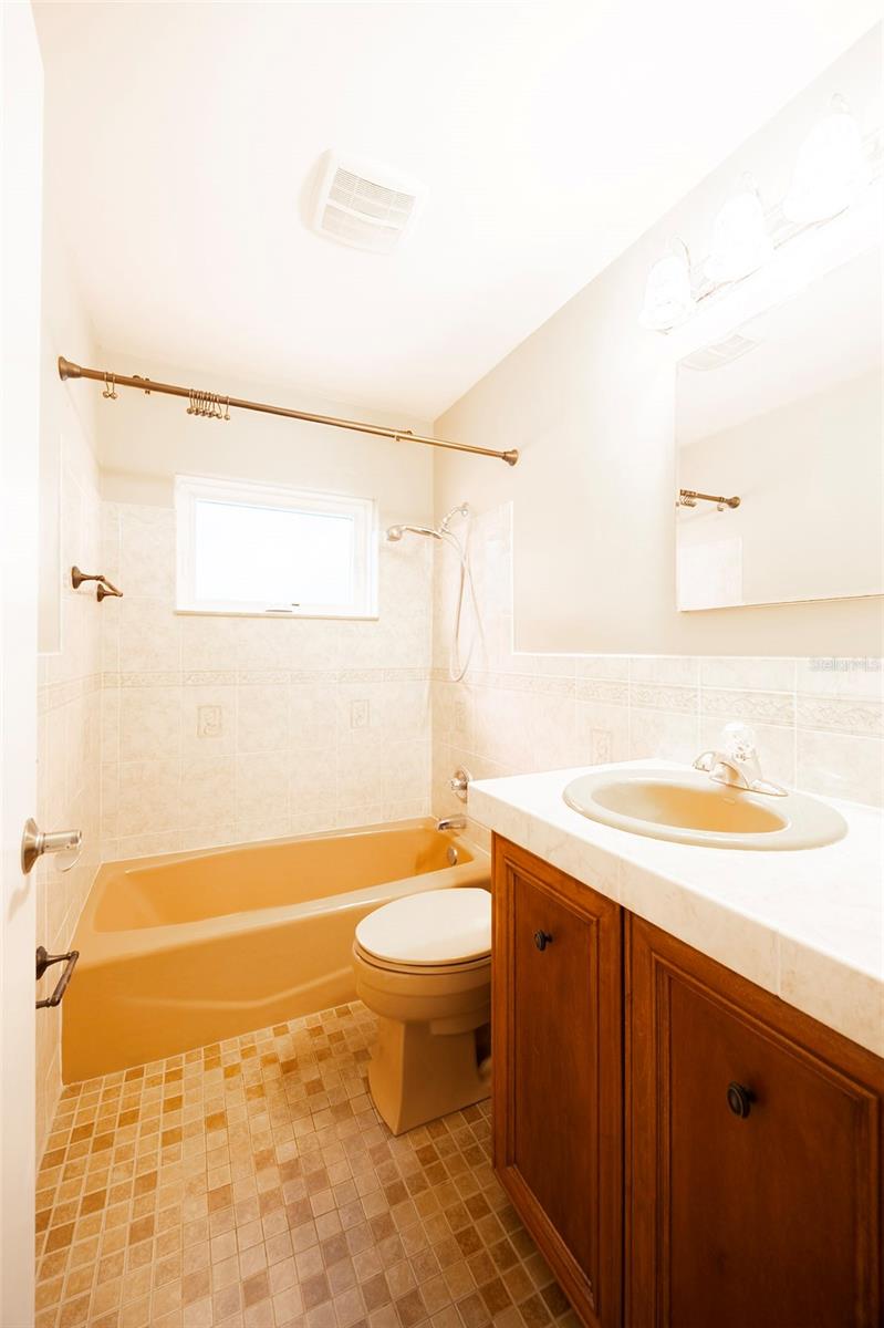 EDGEWATER PARK - Residential