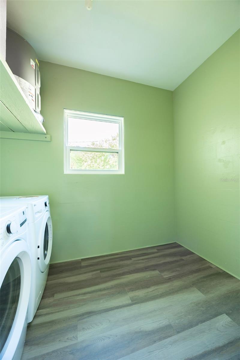 EDGEWATER PARK - Residential