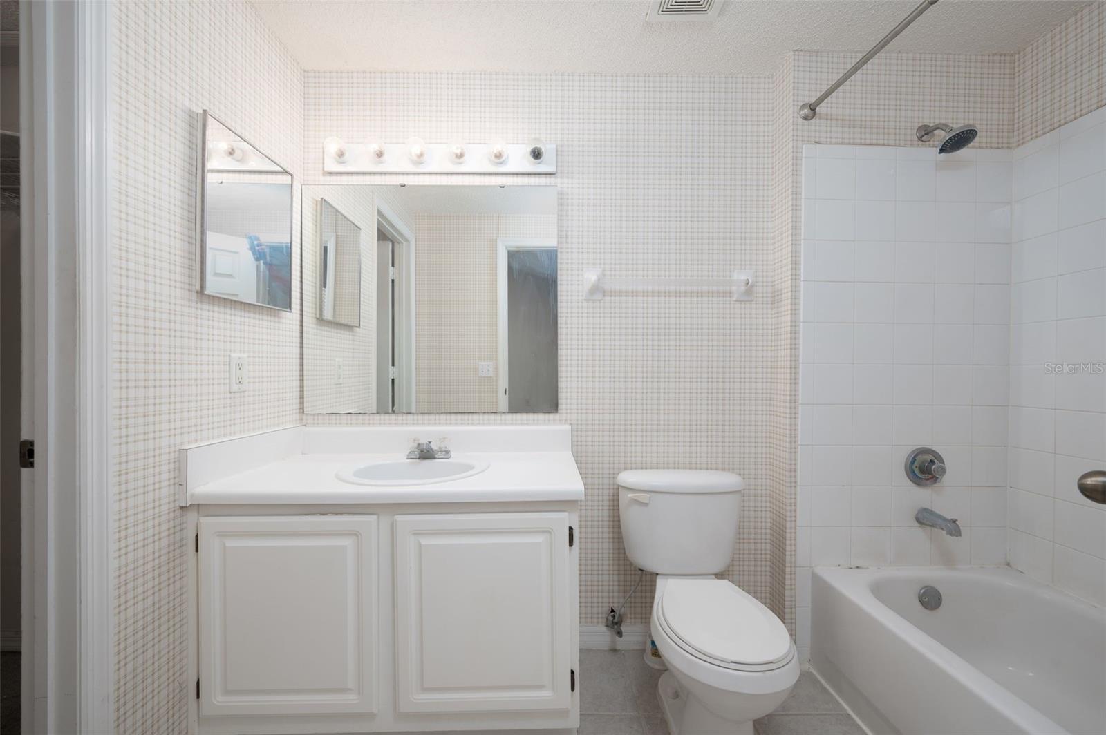 THE LINKS - Residential