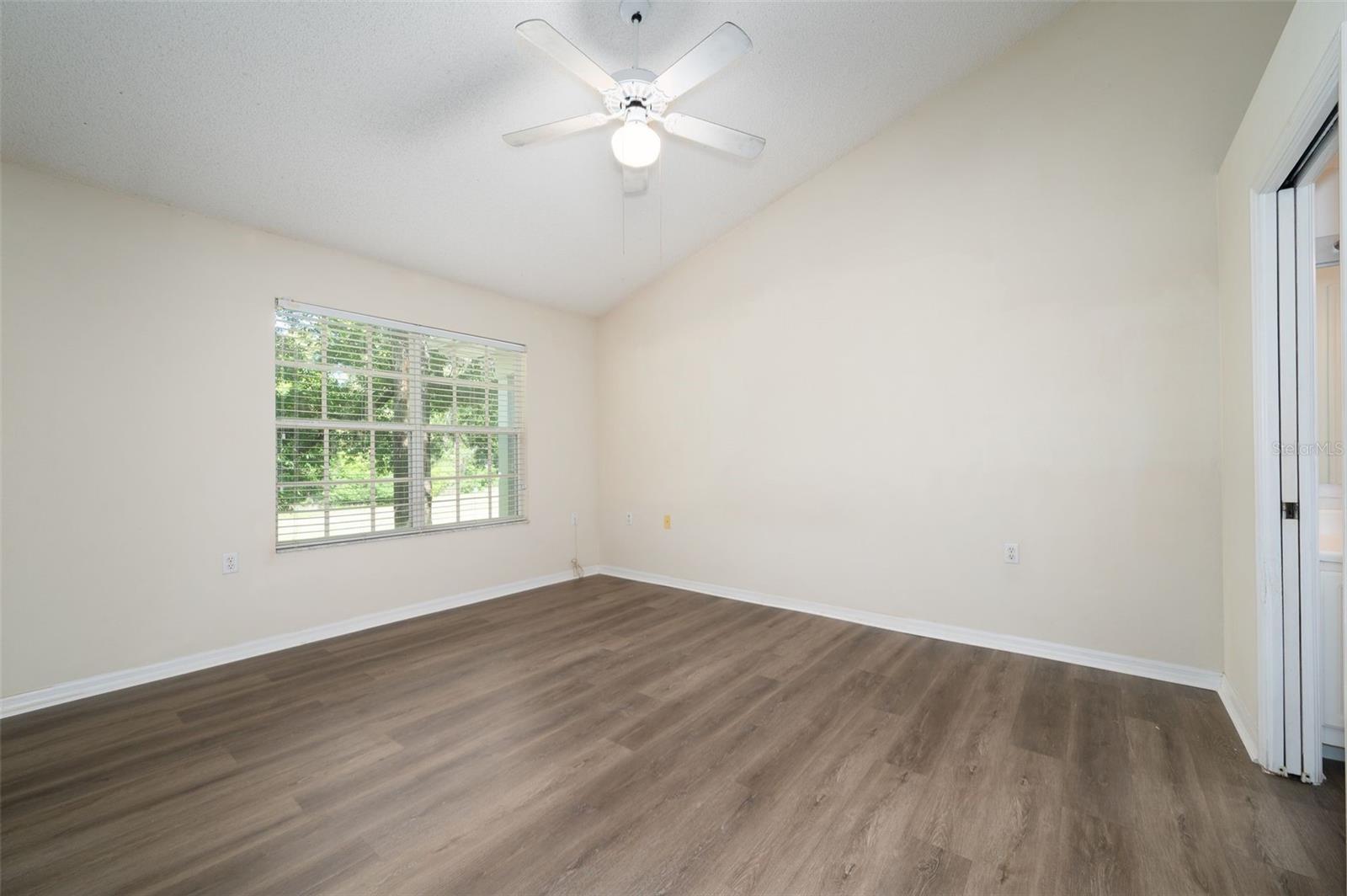 THE LINKS - Residential