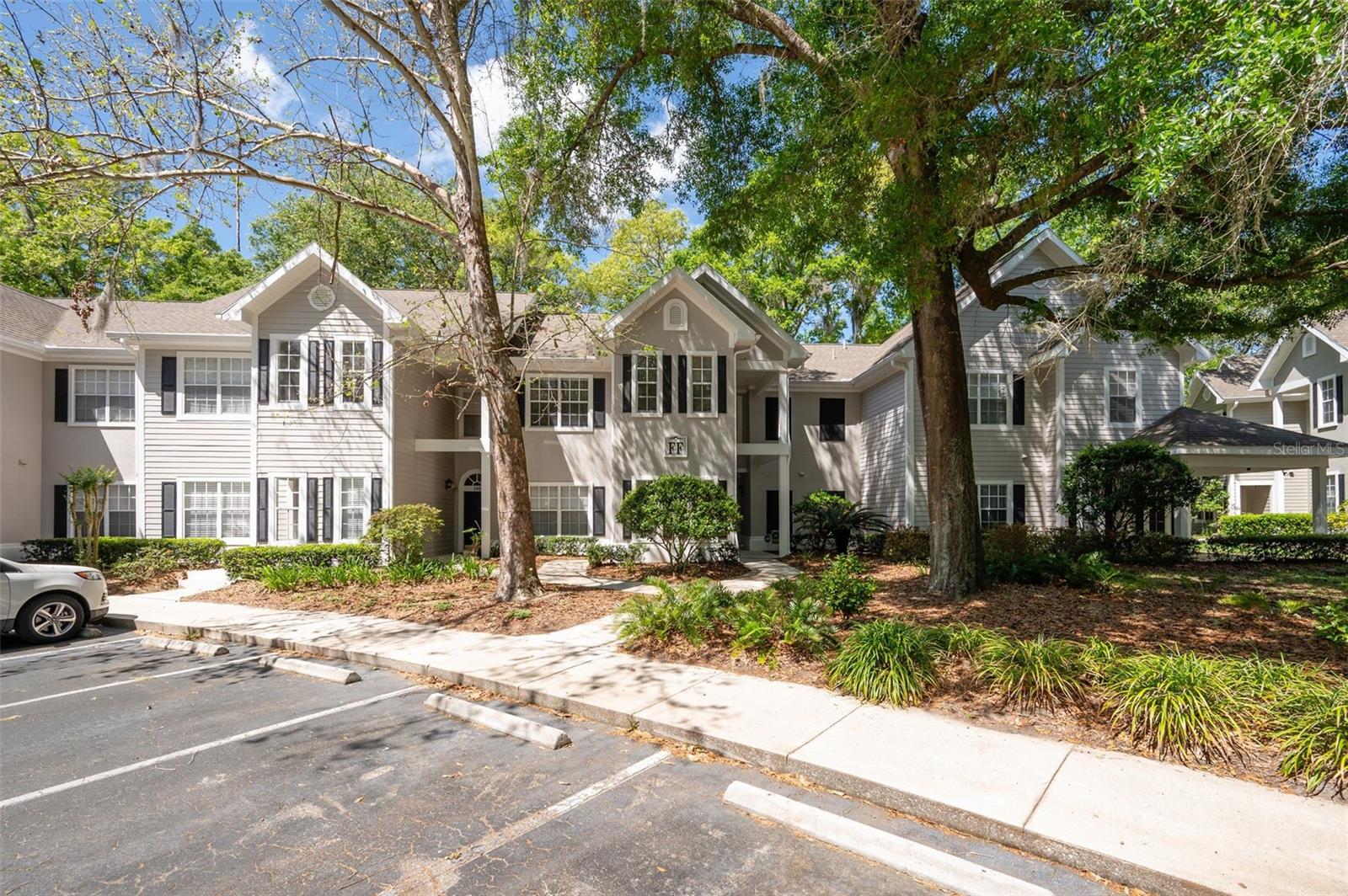 THE LINKS - Residential