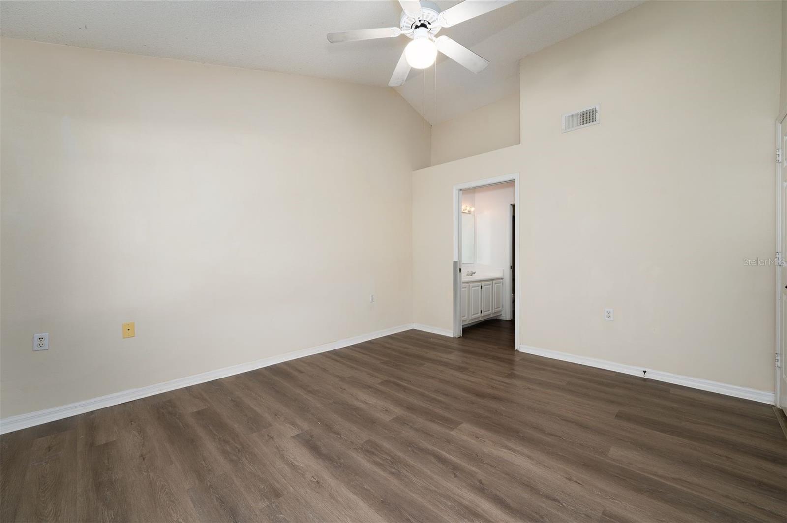 THE LINKS - Residential